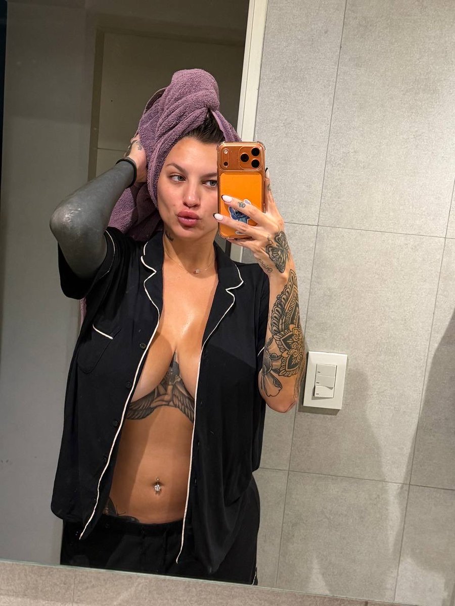 Στα 1000likes τα βγάζω έξω 🙈😈