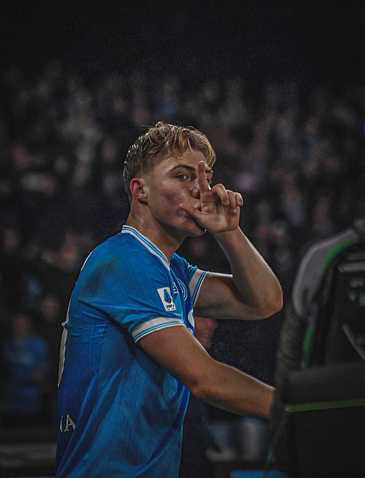 zxlerfnr tweet media