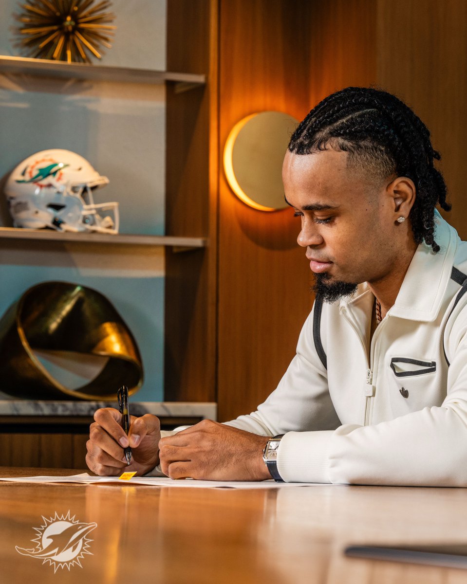 Miami Dolphins tweet media