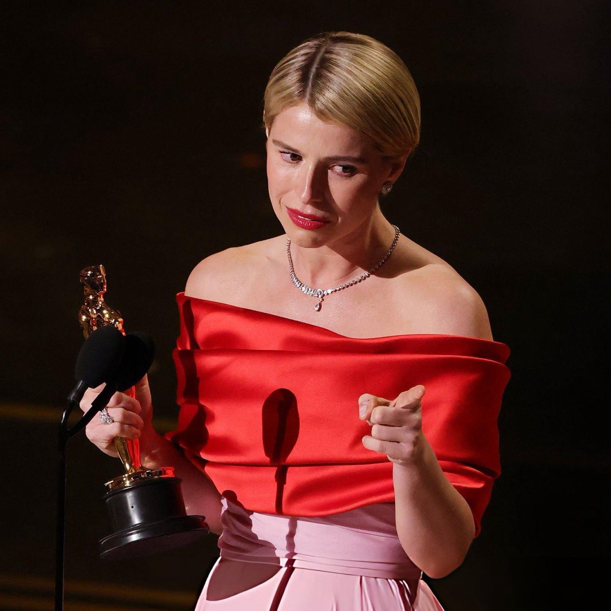 كورت tweet media