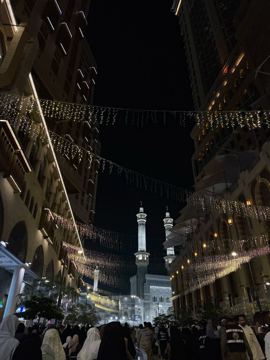 ghderalgarni's tweet photo. عشوائيات مكة 🕋🌙✨♥️♥️♥️ https://t.co/NlTvU4XqEO