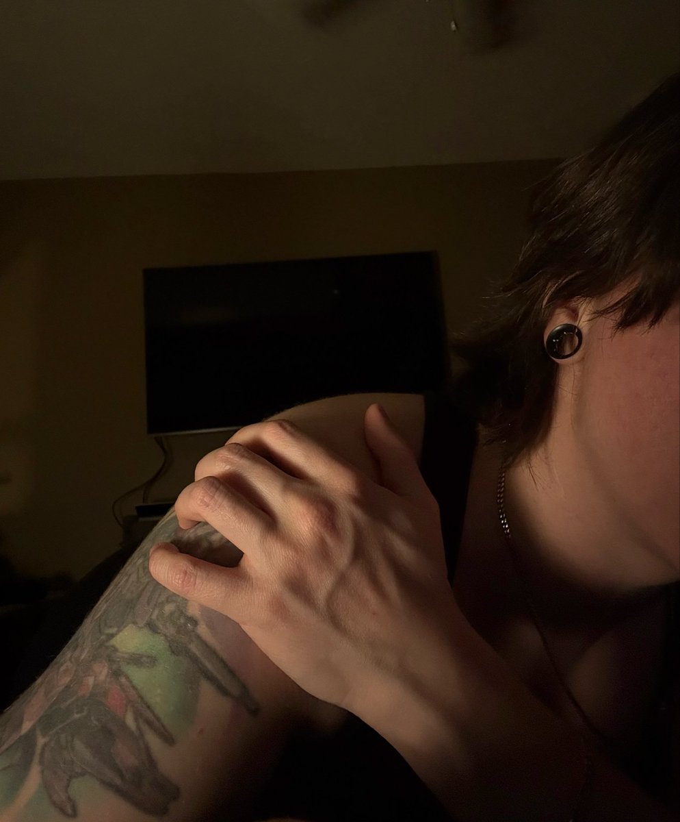 👺Leslie👺 tweet media