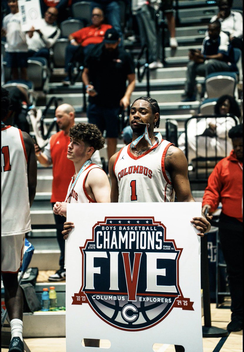 Cello_Jackson's tweet photo. 3x state champion 1x national champion 💍💫 https://t.co/NsWrZkkU2y