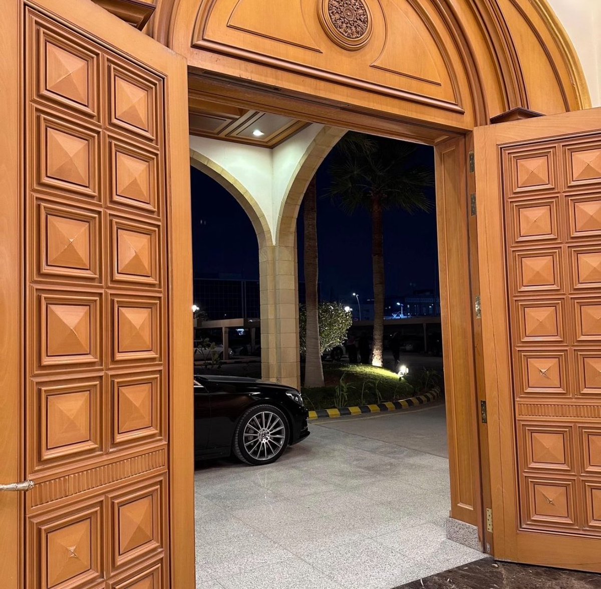 #مسائكم_سعيد_وطيب      👋🏻

#الله_يجعل_امك_الجنة      🤲🏻     
هل ؟ صليت #الليلة على النبي الحبيب . •••
