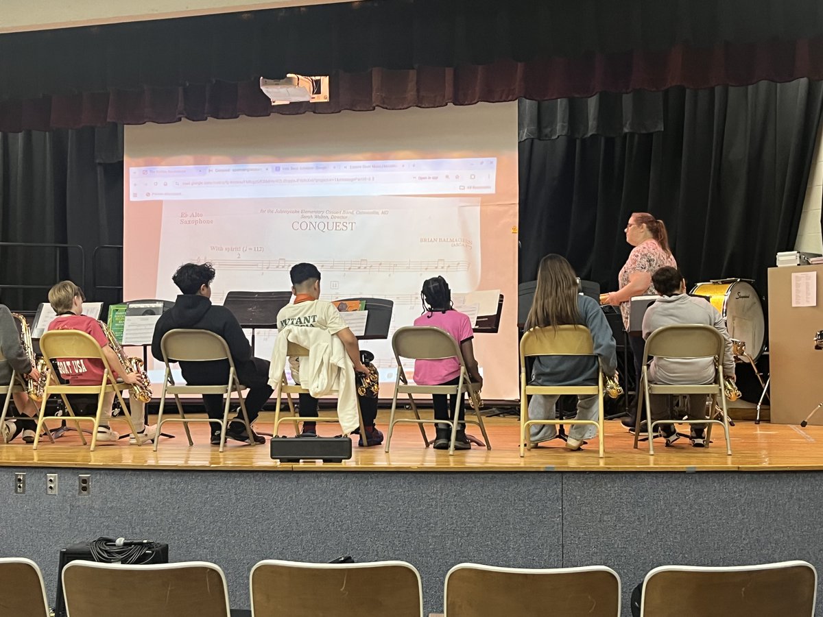 VMESMustangs tweet media