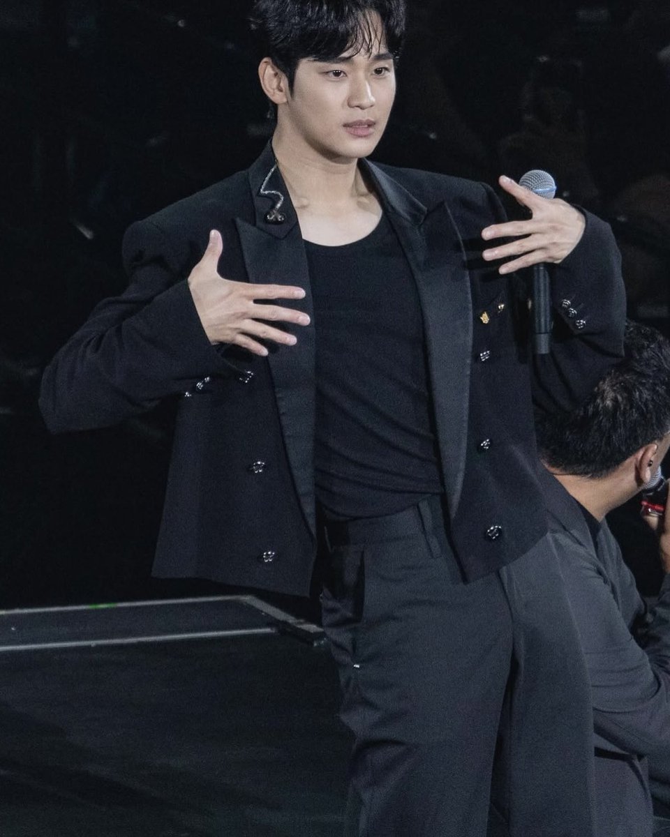 and｡｡ tweet media