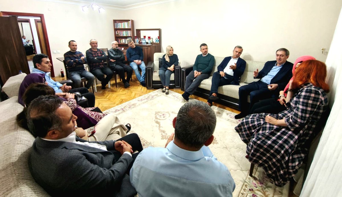 Bugün <a href="/FEK1908/">🦋𝕂ℍ𝕂 𝕃𝔼𝕐𝔻İ𝕊İ</a> evinde <a href="/DEMGenelMerkezi/">DEM Parti</a> Genel Başkanı Sn. <a href="/tuncerbakirhan/">Tuncer BAKIRHAN</a> 'ı ağırladık.
Davetimize iştirak eden <a href="/gergerliogluof/">Ömer Faruk Gergerlioğlu</a> , <a href="/ibrahimyesilsol/">İbrahim Akın</a> , <a href="/muammerbilgic__/">muammer bilgiç</a> , <a href="/avhaticeyldz/">Av.Hatice YILDIZ</a> , <a href="/LeventisMG/">Levent Mazılıgüney</a> , <a href="/SevincCakir8/">Sevinc Cakir</a> , <a href="/Peda_lizza/">Bee🐝</a> , <a href="/mehmettombak26/">Mehmet Tombak (New)</a> , <a href="/AyparcasiFatma/">fatma ayparçası</a> 'a teşekkür ederz.