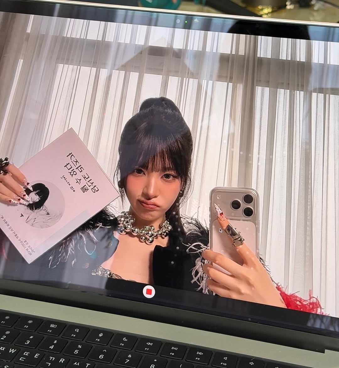 USE ' HEY / ✉️ ' - ENGLISH ONLY tweet media