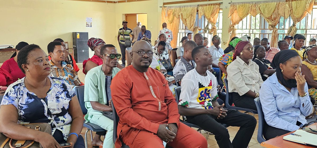 UNWOMEN_SL's tweet photo. @EUinSierraLeone @UNSierraLeone @mogca_S_L @UNICEFSL @UNFPASierraleon @UNDPSierraLeone @SetchemeJ @RainboInitiativ @unwomenafrica @IsataMahoi As we concluded the stakeholders engagement on the EU/UN Spotlight Initiative 2.0 earlier today, District Leaders, CSOs and IPs in #Moyamba, #Kailahun & #Falaba Dist. thanked and appreciated @EUinSierraLeone, @UNSierraLeone & @mogca_S_L for supporting their districts to #EVAWG. https://t.co/eP6SxUDTF0