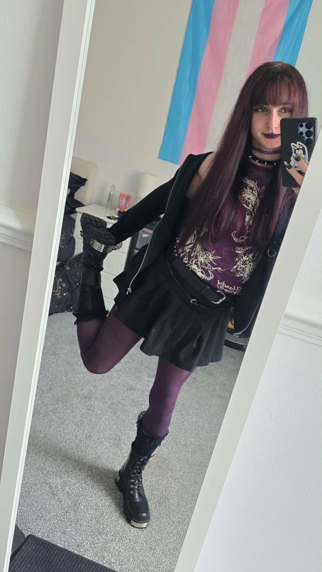2 pic. I can be cute sometimes x #altgirl #cutegirl #selfie #makeup #gothgirl https://t.co/8iLY0lCbgT