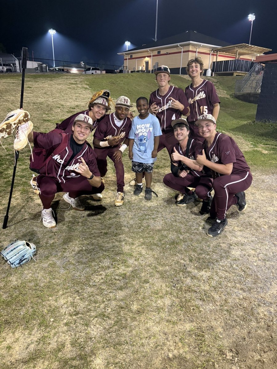 CJ_Bolden2's tweet photo. Week 5 gone looking forward to week 6!
Team record: 9-4
Individual stats:
Avg: .421
12- 1B
2- 2B
1- 3B
1- HR
13- SB
9- BB
3- HBP
18- R
4- RBI
@NHSEaglesBB @BrettBartlett_ @BrandonGraves25 @BruceBruce23 @CAPeterson2 @nextlevelbb @CoachWill850 https://t.co/fcyproq8E6