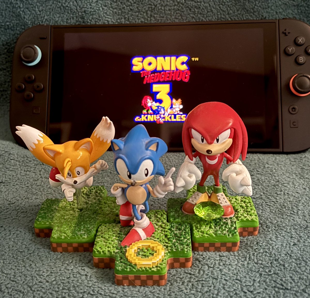 Hat Stack Mike tweet media