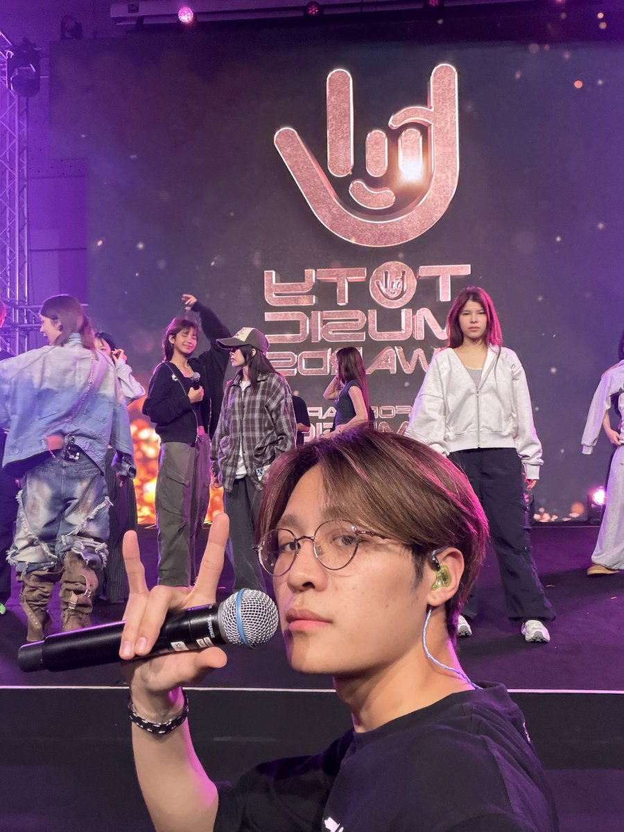 เจมส์เองครับ🦋 tweet media