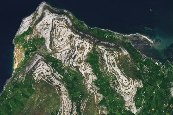 NASA Earth tweet media