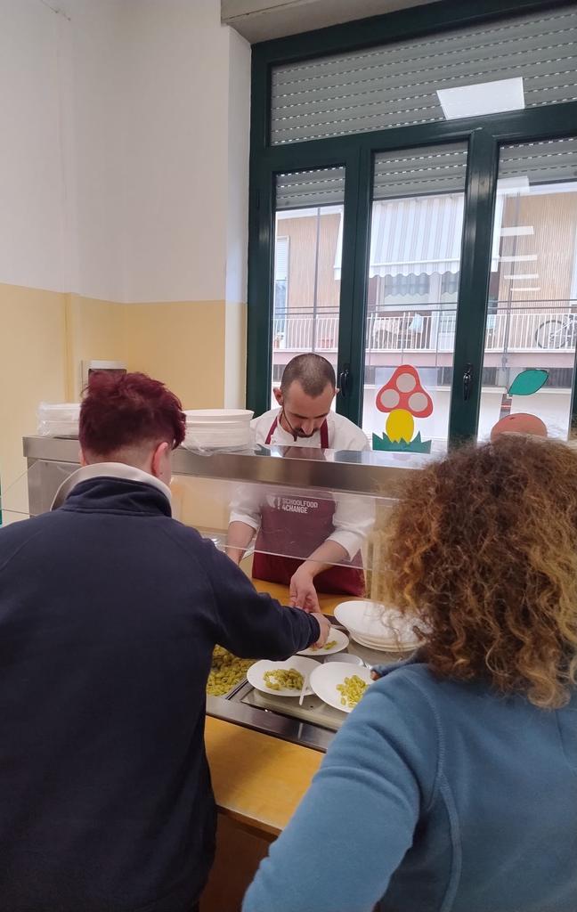 giucaddeo's tweet photo. March 5th and 11th: in a primary school of #Cuneo, children and parents increased their awareness of what a healthy, balanced, and sustainable meal is. 🌿🍲🤓 Thanks for this wonderful experience, especially to the little ones 💞

@SF4C_Project
@ecosistemi_
@wwfswedenyouth https://t.co/MqEDzJxVsV