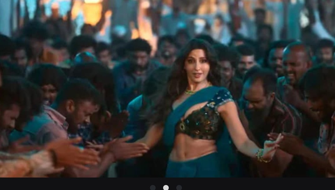 आजकल Nora Fatehi के नए गाने को लेकर कुछ लोग कह रहे हैं कि ये बहुत अश्लील है।
लेकिन सच ये है कि बॉलीवुड में ऐसे गाने आज नहीं, दशकों से बनते आ रहे हैं।
ज़रा पुराने गानों की ये लिस्ट देख लीजिए 👇

दिन में लेती है, रात में लेती है… (अपने सजन का नाम लेती है)

Choli Ke Peeche Kya Hai