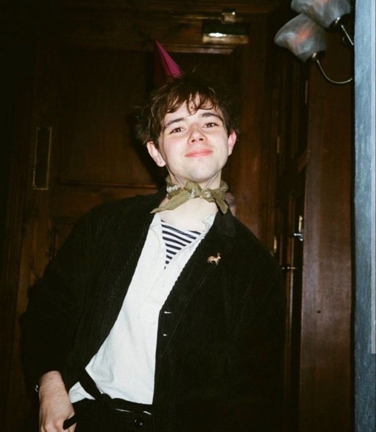 THIS PHOTO. OBVIOUSLY!!!!