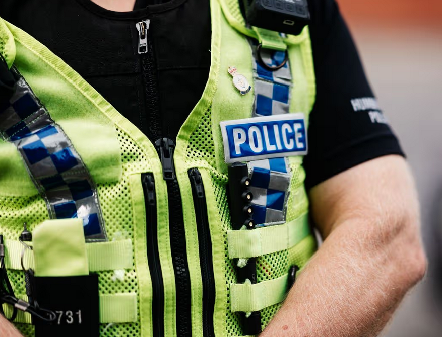 🚨HORRIFIC🚨

TWO ROMANIAN TEENAGE BOYS LOCK WOMAN IN BEDROOM AND GANG RAPE HER IN HULL!

A 15-year-old and 17-year-old locked a terrified woman in a bedroom against her will, beat her causing head and face injuries, then dragged her into another room where both raped her.

They