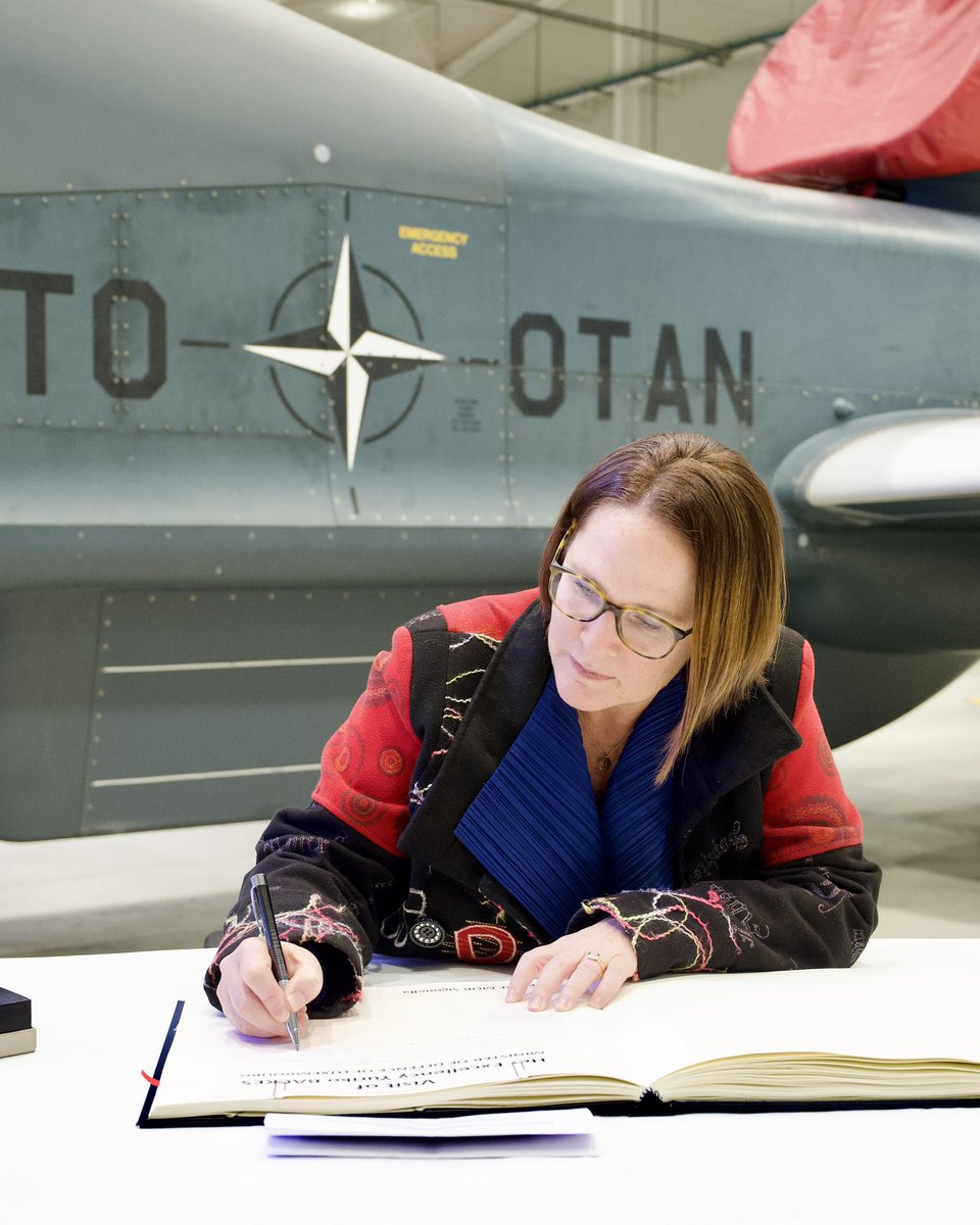 Direction de la défense tweet media