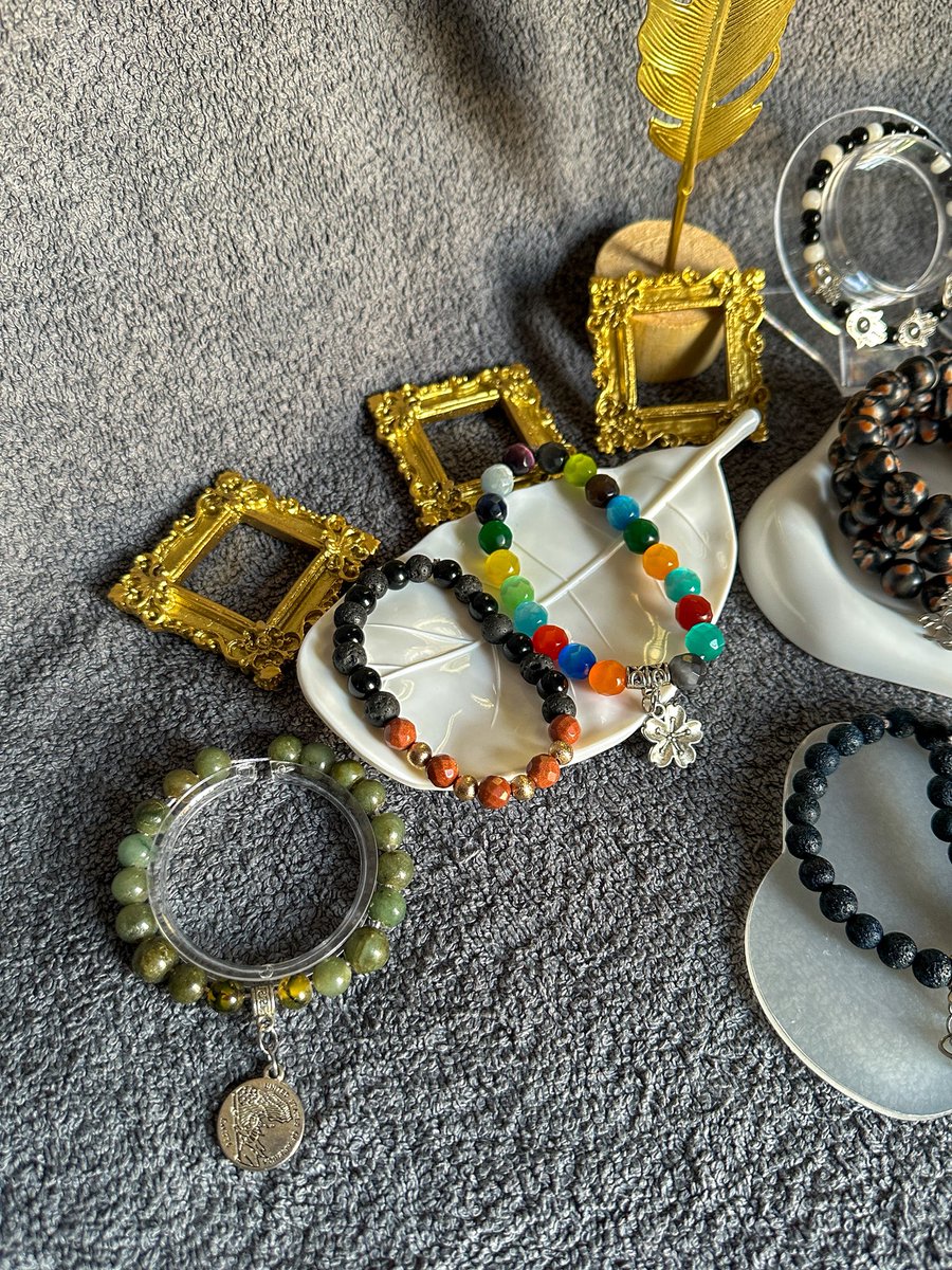 VerdadPatterns's tweet image. Every design tells a story, let’s help write yours 💕
Your stack, Your style 😌
.
To order: Call / WhatsApp: 08163851956 or send us a DM 

#stackablebracelets #stackablebracelet #stackablebraceletsets #explorejewelry #expolerpage