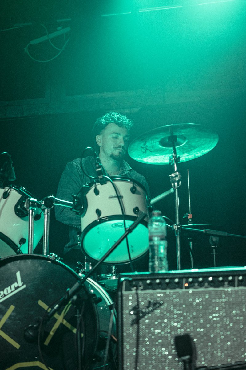TheFrowns's tweet photo. Thank you to everyone who came to our headline on Friday - one of the biggest crowds we’ve played too. 

Thank’s to our supports and to @scruffoftheneck for putting the show on. Crowd was unreal as always, see you all at the next one :( https://t.co/nhr77cUlId