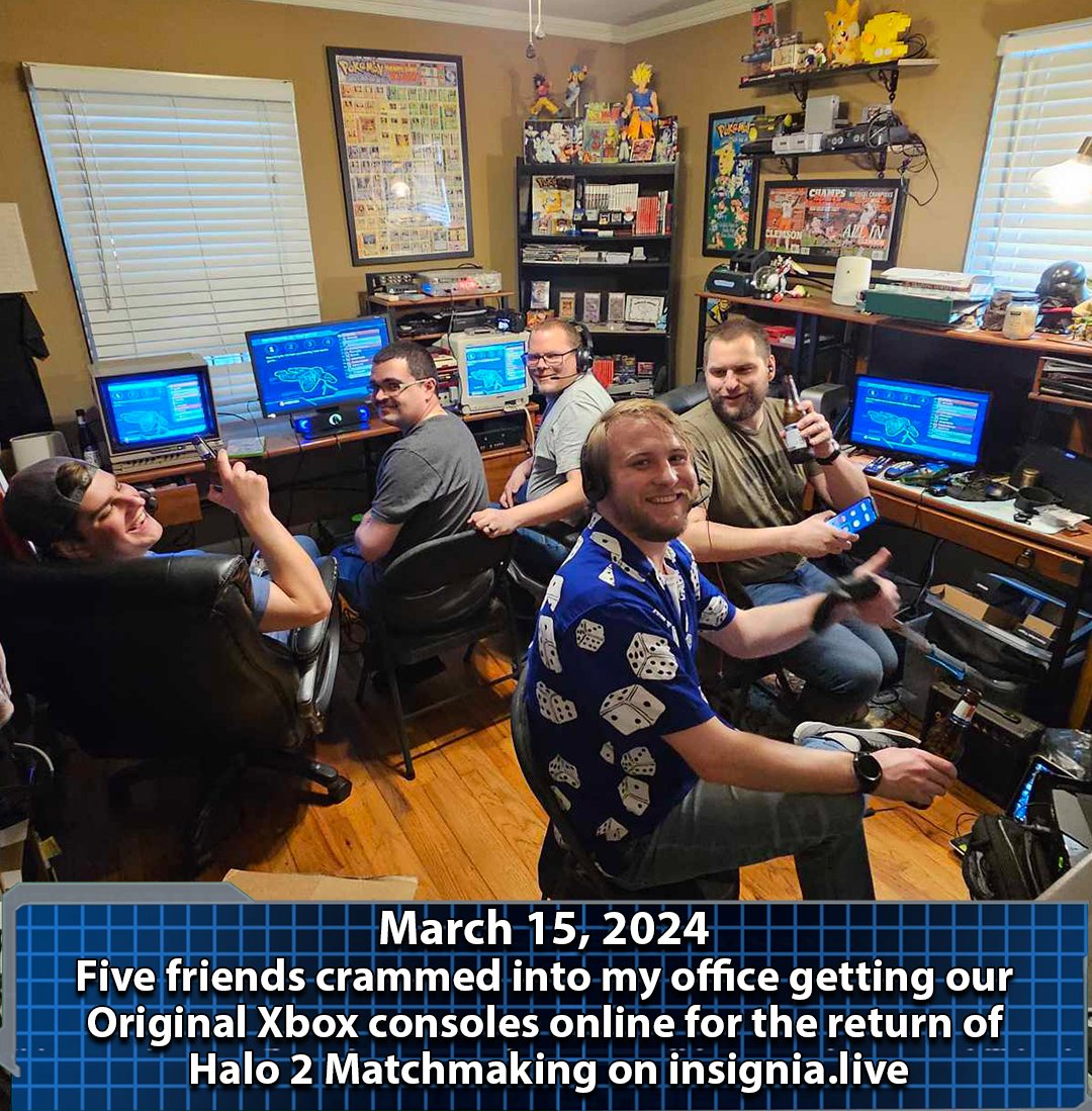 HaloClassicHCH's tweet image. March 15, 2024, Halo 2 Matchmaking returned to the Original Xbox for the first time in 14 years. Five of us were crammed into my office racing to get every Xbox online before launch. Yesterday we celebrated 2 years of H2 Insignia, with hundreds of players worldwide.
#Halo #Halo2
