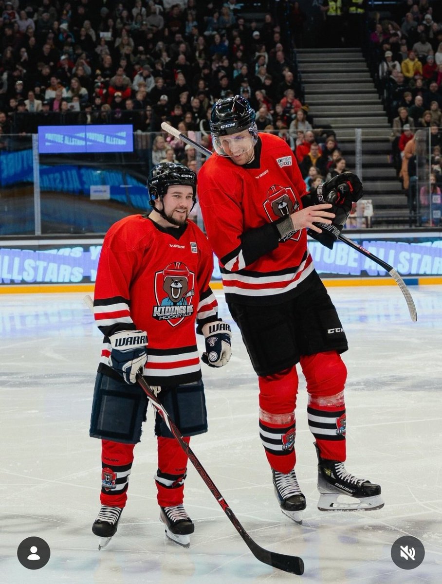 you can't see me but I'm actually in this photo