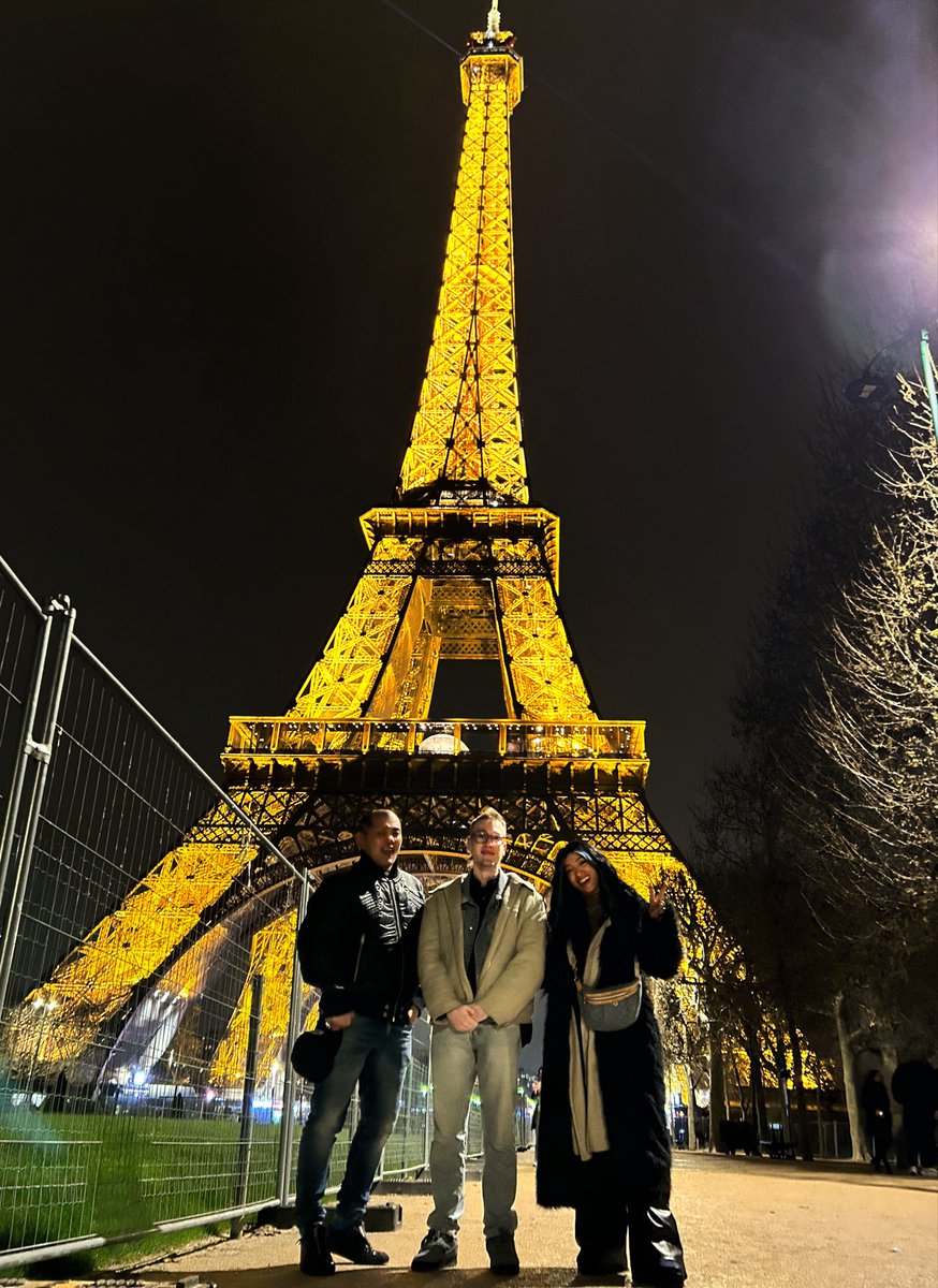 SO CATCH by Hal tweet media