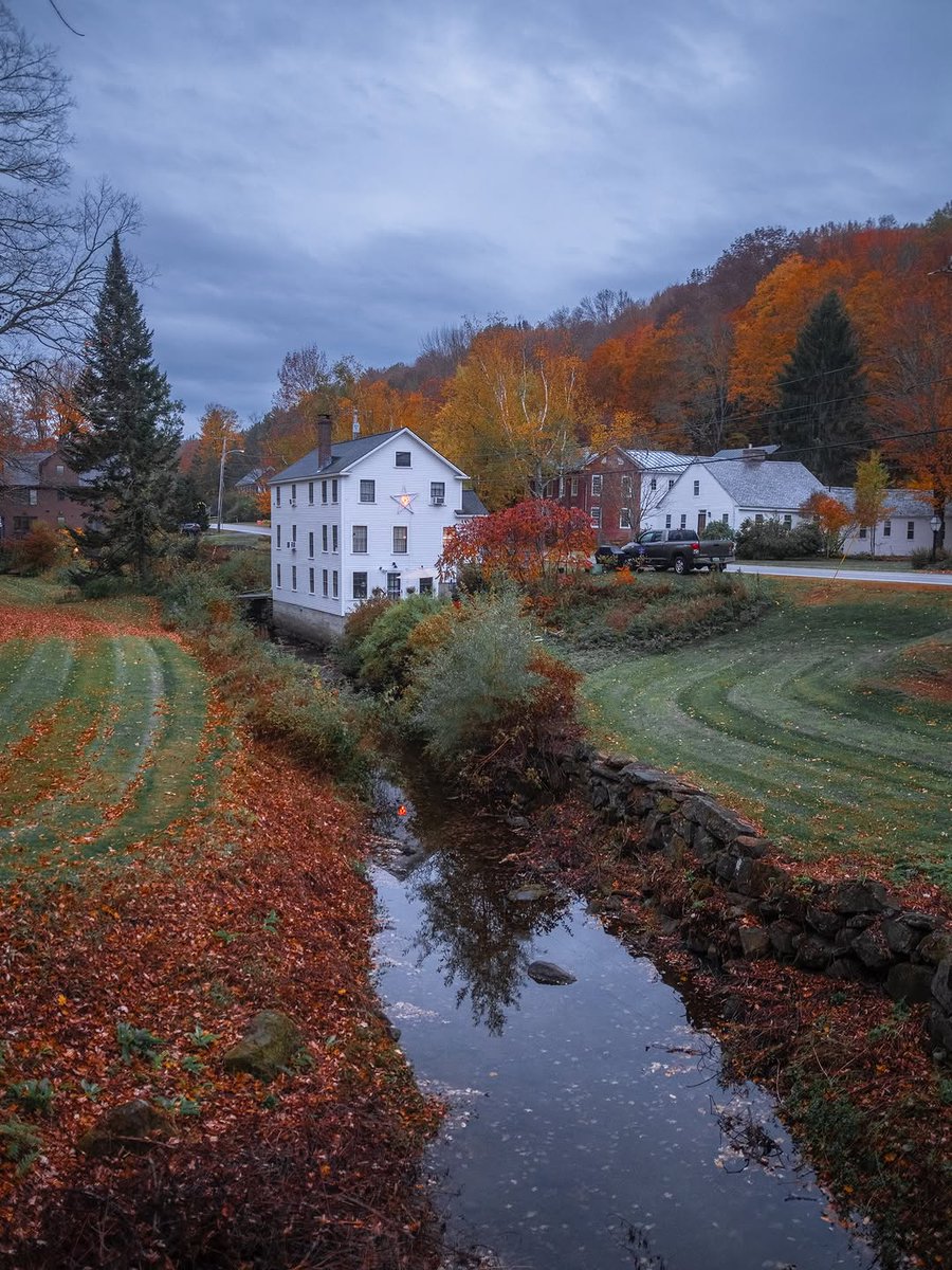 𝘄𝗮𝗻𝗱𝗲𝗿𝘁𝗿𝗮𝘃𝗲𝗹𝘀 tweet media