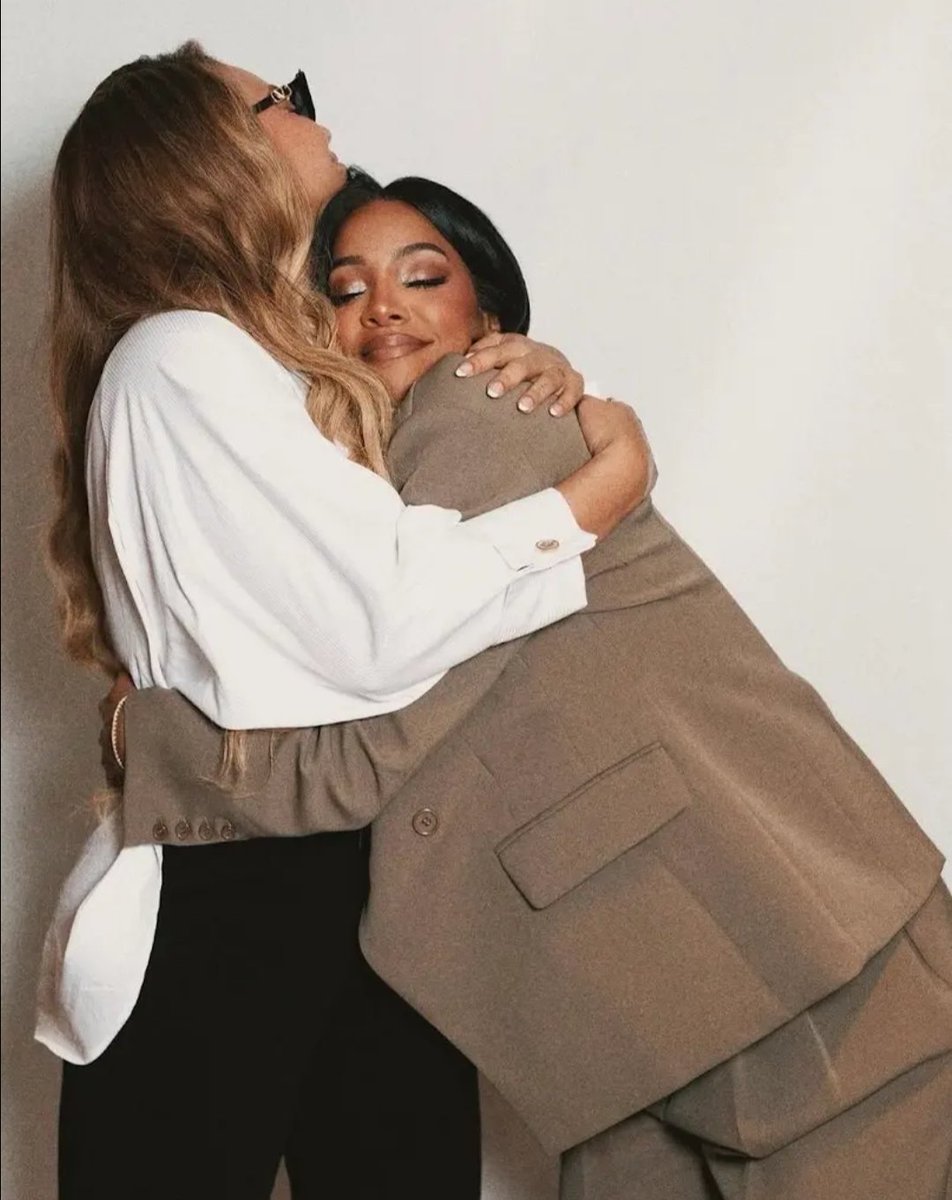 Cinderella ✨🖤 tweet media