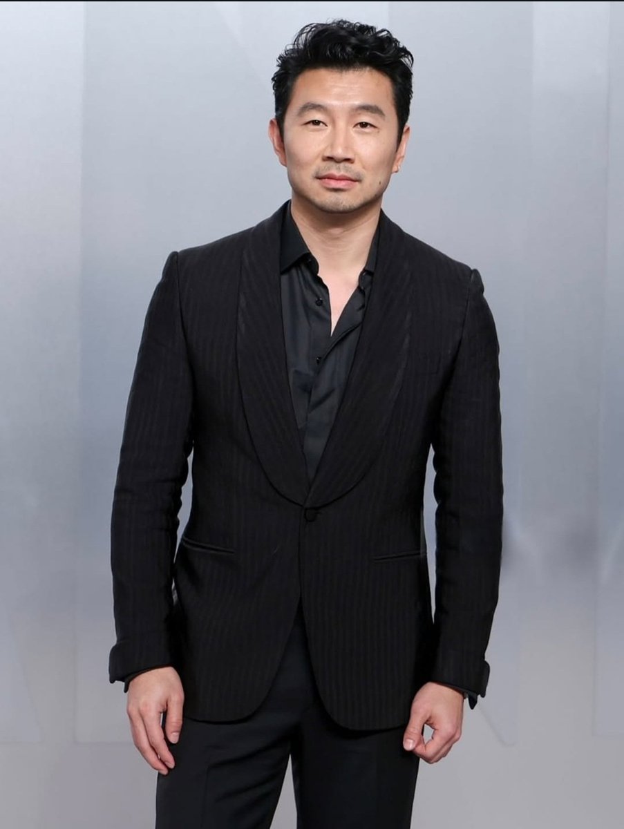 LimuLover's tweet photo. 🖤🖤🖤🖤
@SimuLiu 
#SimuLiu https://t.co/XjiaLq7j4T
