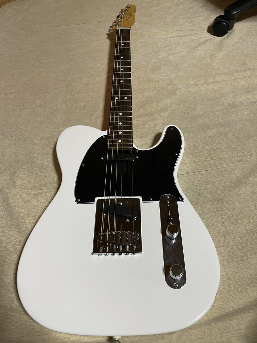 skapontang's tweet photo. やっと組み上げて形になった
弦を張ってシェイクダウン的な事をした
細かい調整は後ほど
#fender
#telecastar
#emg
#gotoh https://t.co/bBiW6A3ily