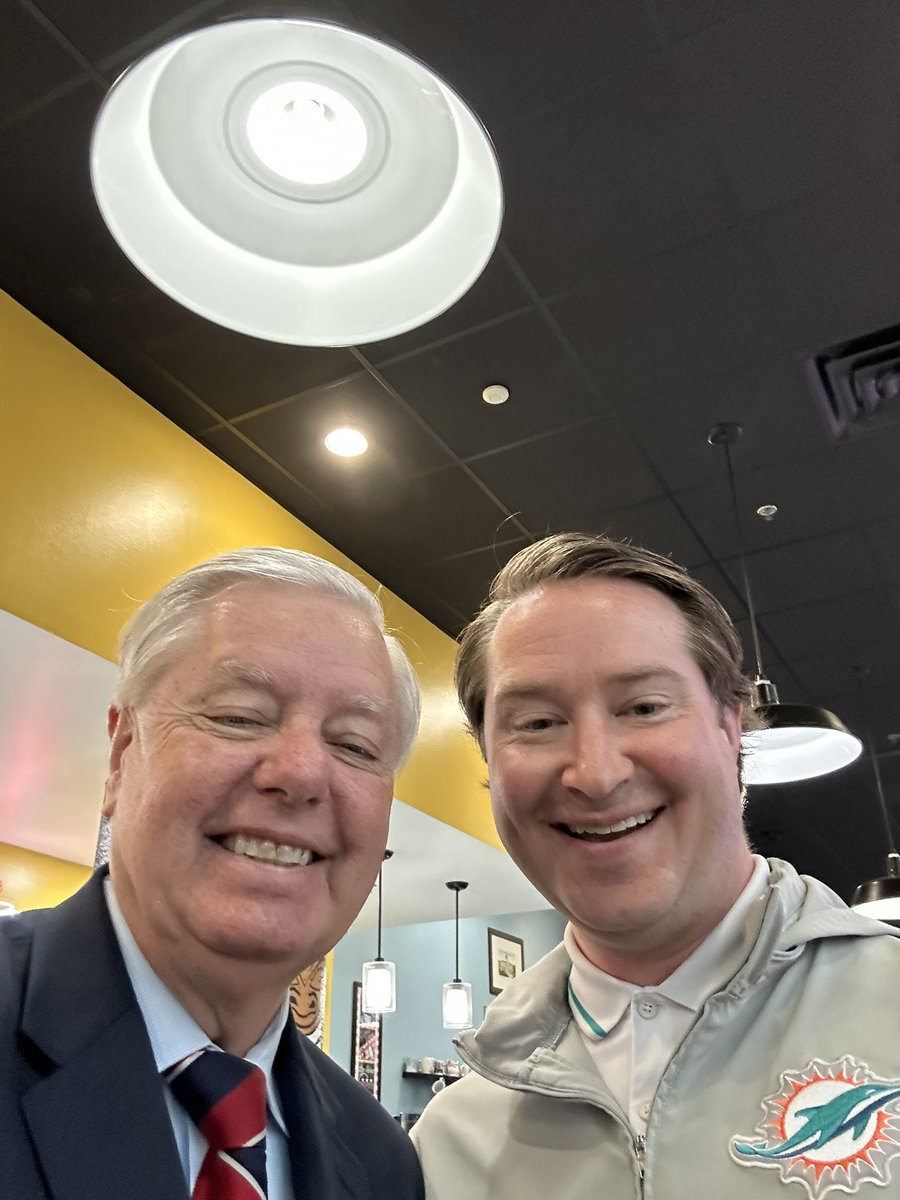 Lindsey Graham tweet media