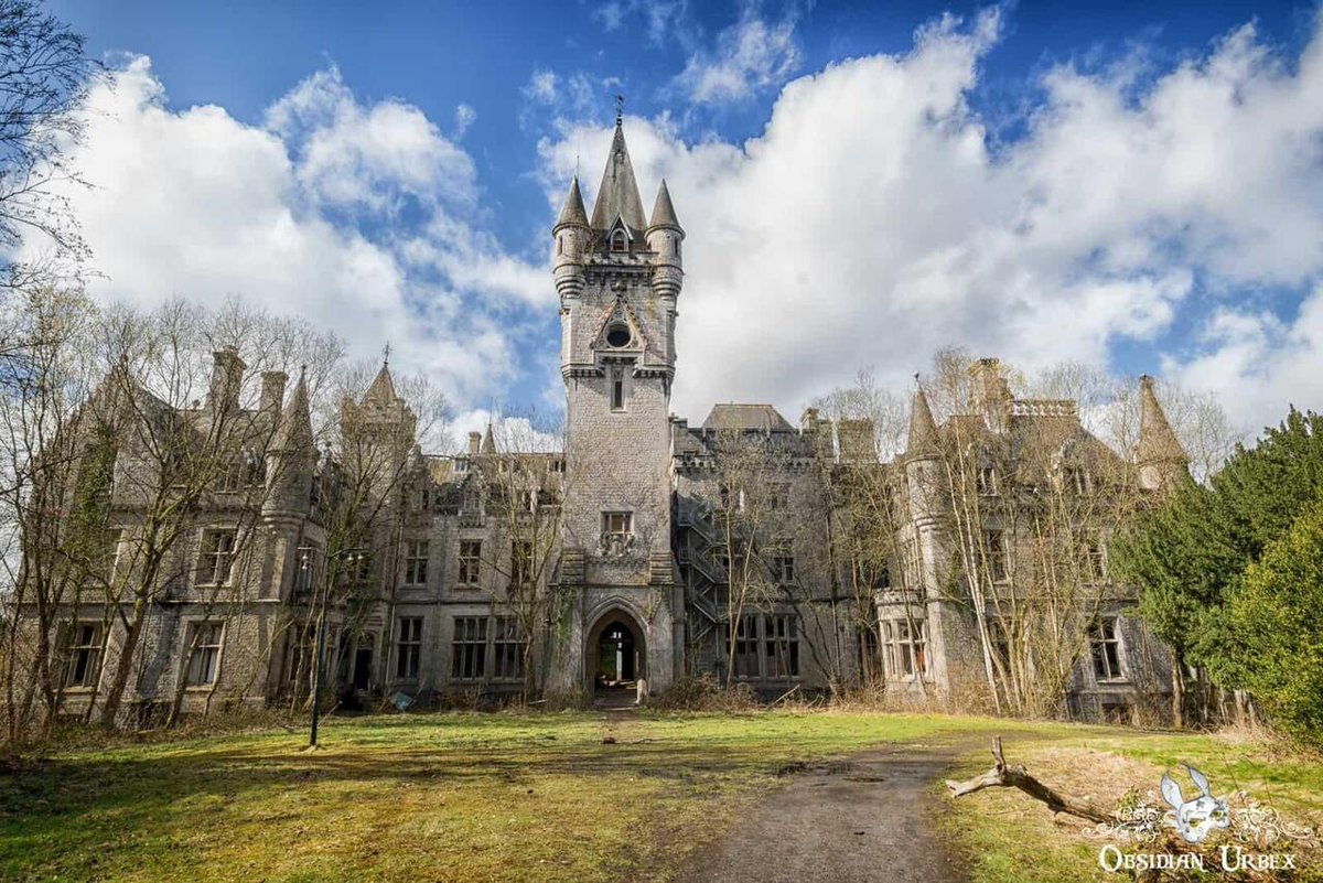 ObsidianUrbex's tweet image. ⌛ Wish I could revisit this gorgeous abandoned castle, Chateau Miranda. I didn’t take many photos, and now it’s demolished. #Photographer #AbandonedPlaces #Belgium