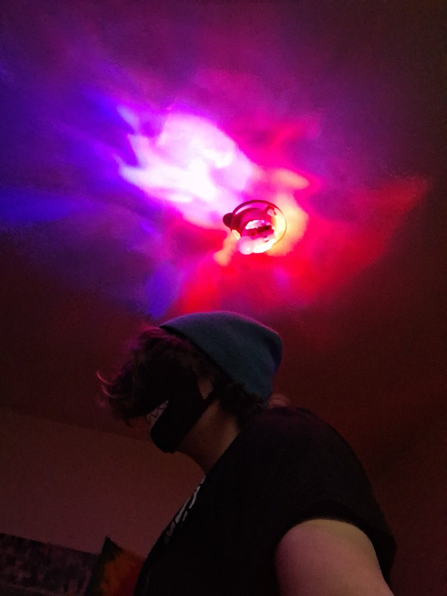 ErrorLed404's tweet photo. Rockin with the beanie and mask
Lowkey looking good ngl https://t.co/Jj9dO0HwmT