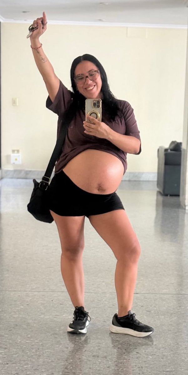 Pobrela con ilusiones de rica tweet media