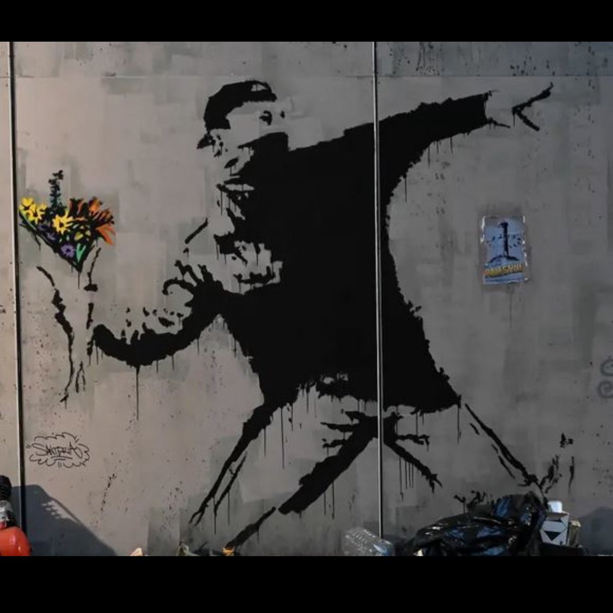 NEW‼️Banksy has FINALLY been unmasked as Robin Gunningham, 51, of Bristol. 🇬🇧