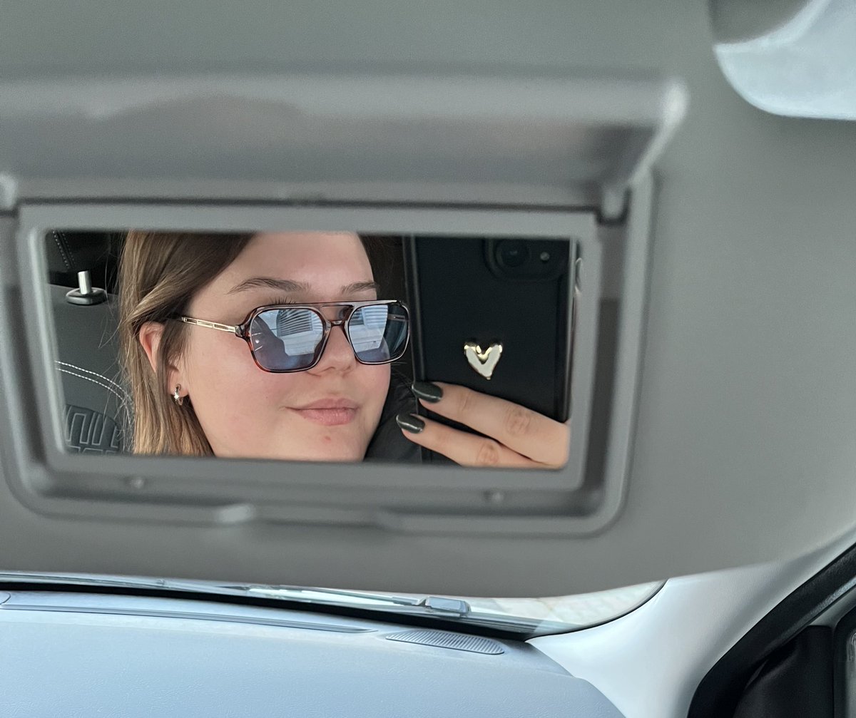 Simgezmirrr's tweet photo. 😎 https://t.co/OerWY9HJqC
