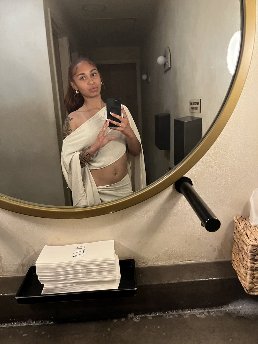 𝓗.⚜️ tweet media