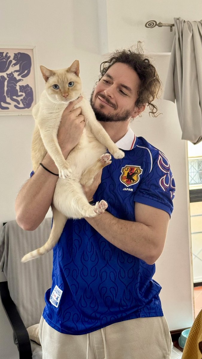 Edu → 😸 yurihelpful.com tweet media