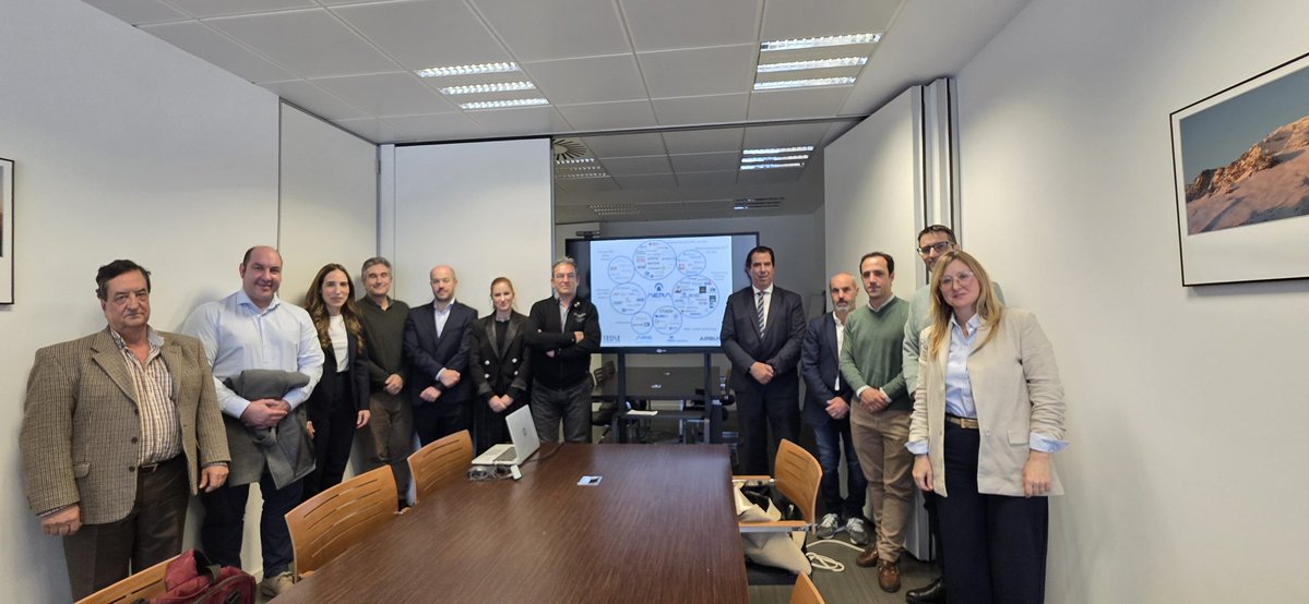 Aeropuerto de Teruel, vuela la innovación tweet media