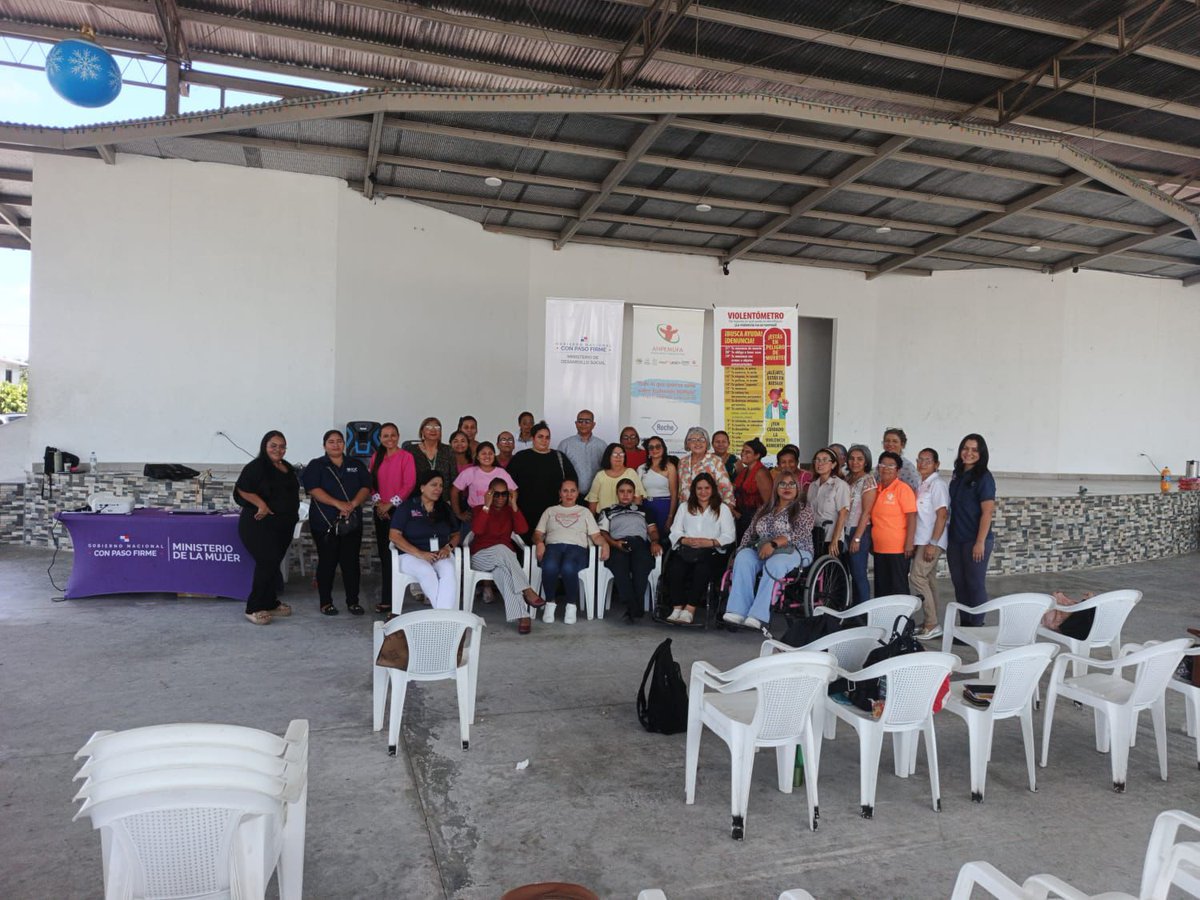 oimpanama's tweet photo. 2⃣También participamos en el Foro "Visible y Valientes" y la Feria Artesanal e Institucional en la provincia de #Chiriquí, donde hablamos sobre la violencia basada en género, generando un espacio de reflexión, diálogo y sensibilización entre las personas participantes. https://t.co/7gb4Cej3Z3