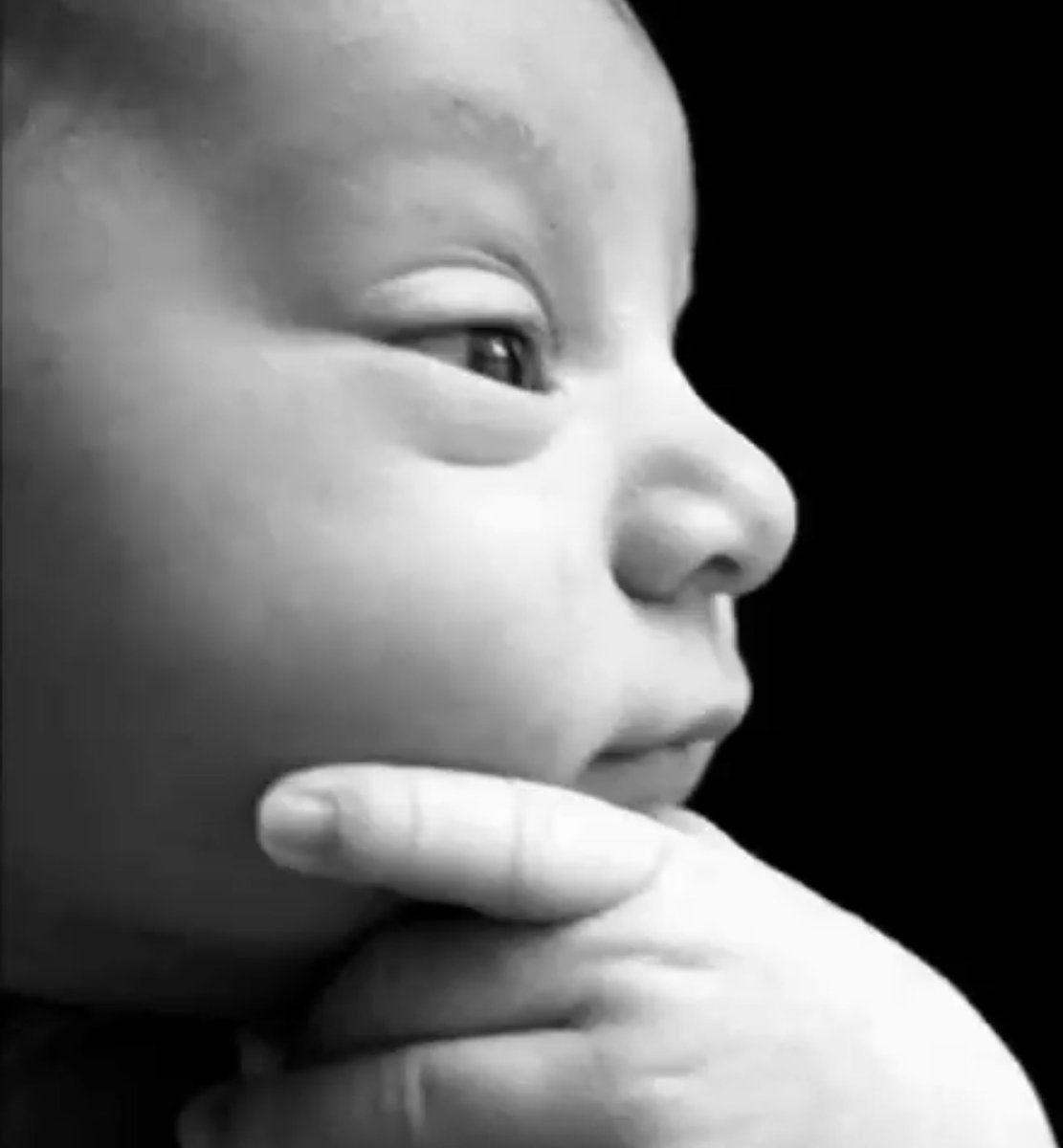 Supreme Drops tweet media