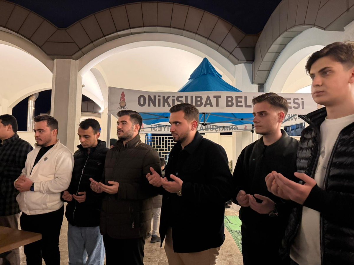 Bu mübarek gecede, Zekeriya Tanrıverdi Camii’nde Kadir Gecesi’nin bereketini paylaşmak için küçük ikramlıklarda bulunduk.

Rabbim edilen duaları kabul eylesin, birlik ve muhabbetimizi daim kılsın. 🌙