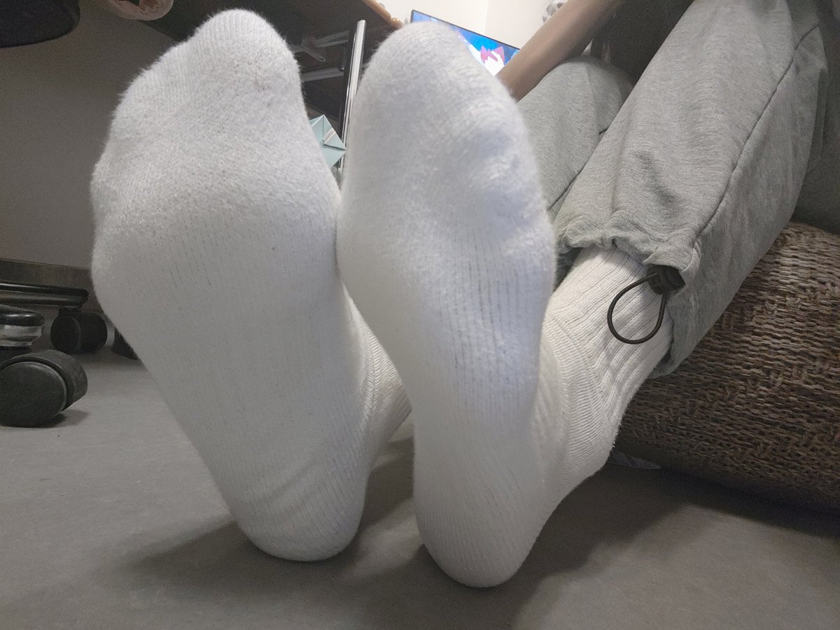 彼黍离离 tweet media