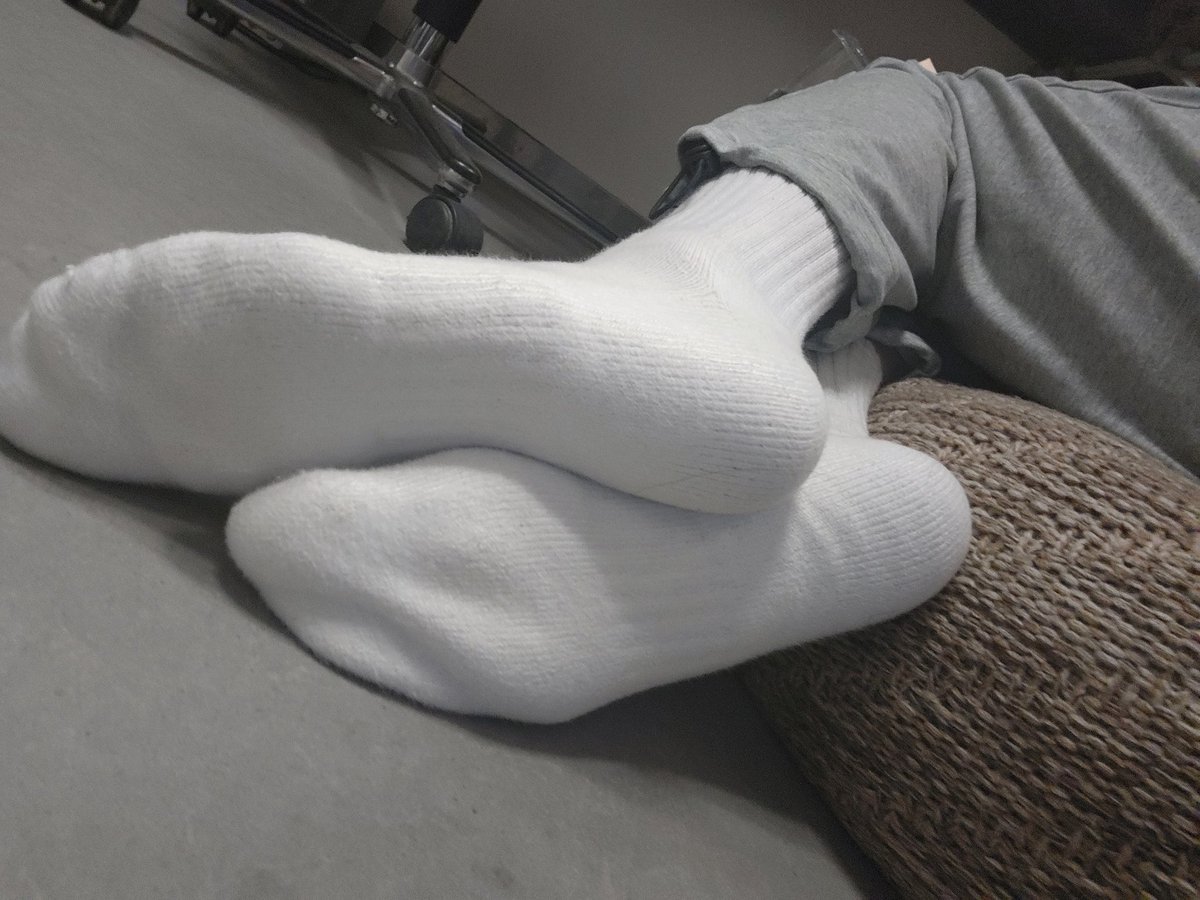 彼黍离离 tweet media