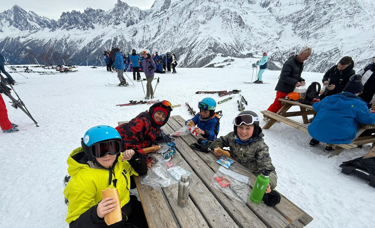 LEO Forest School tweet media