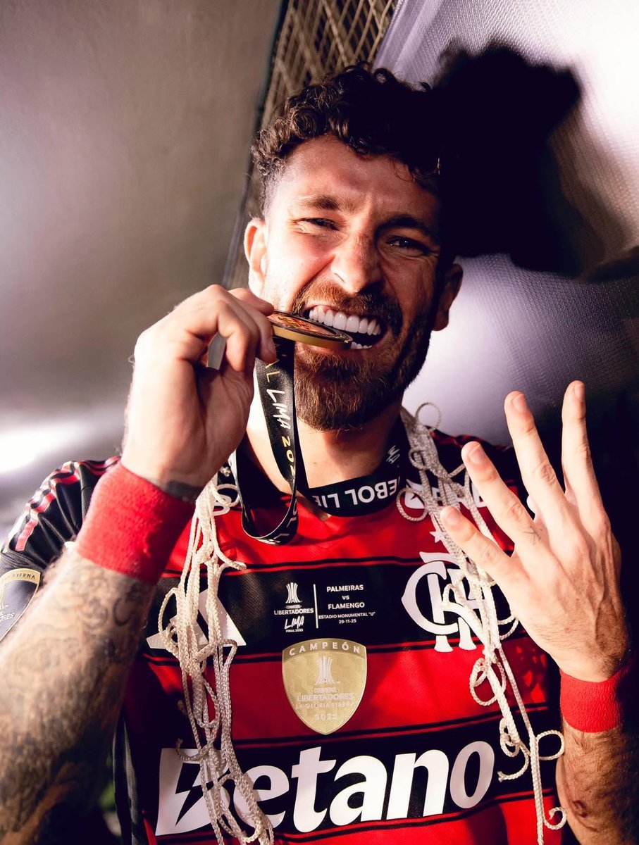 Justiça feita!!

Léo Pereira merecia essa convocação há muito tempo!

Zagueiro histórico do Flamengo. Seguro na defesa, com muita qualidade no passe e bola aérea, sendo até artilheiro.

Jogador que cresce em jogo grande.

Jogador de Seleção.