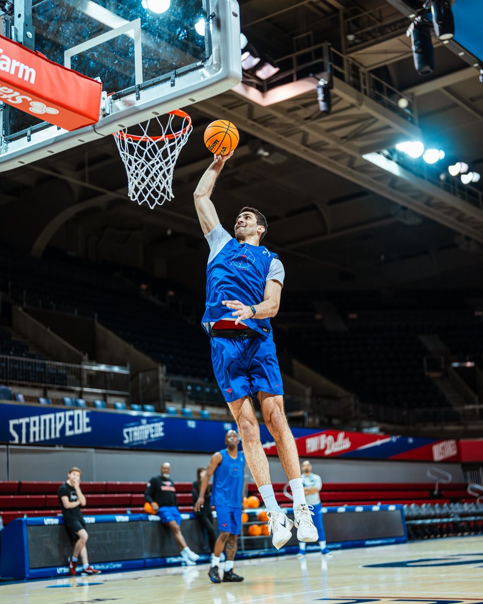 SMU Basketball tweet media