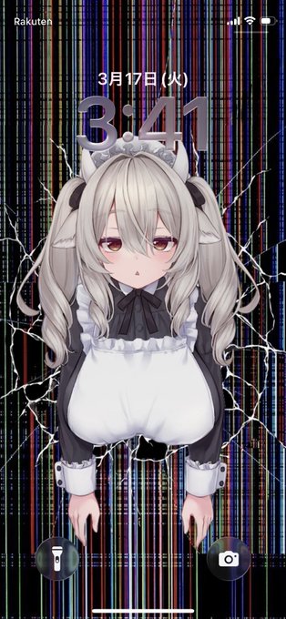 左のロック画面に右のクリアステッカーをスマホの裏に貼ると……? 